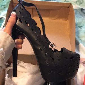 Brand new Heels
